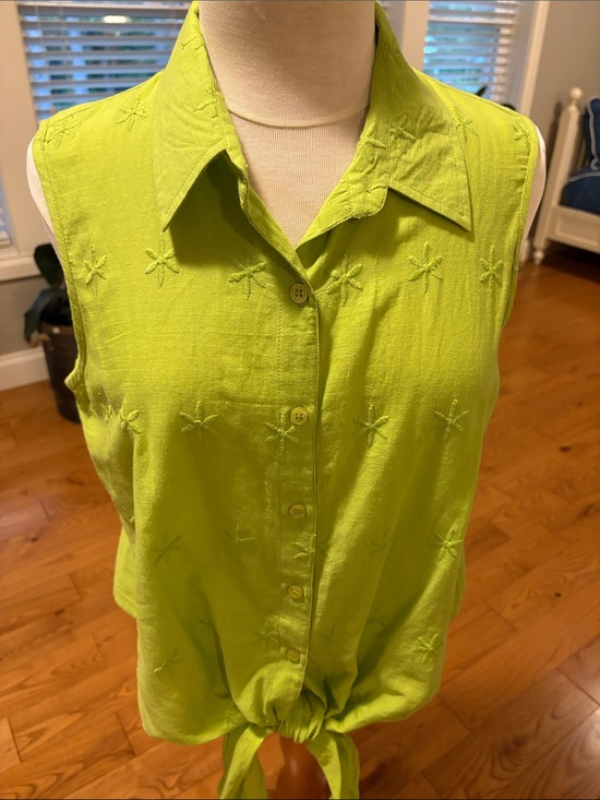 Charlie Paige Tops - Charlie Paige Sleeveless Button-Up Tie Front Top in Lime
